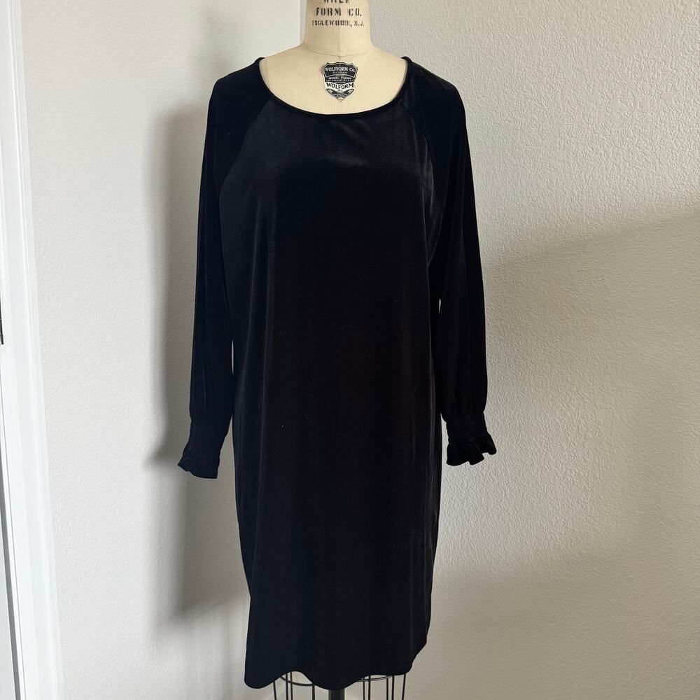 Nine West | NWOT Black Velvet Long Sleeve Shift Dress Size L